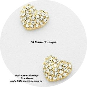 Minimalist Gold rhinestone heart stud earrings NWT